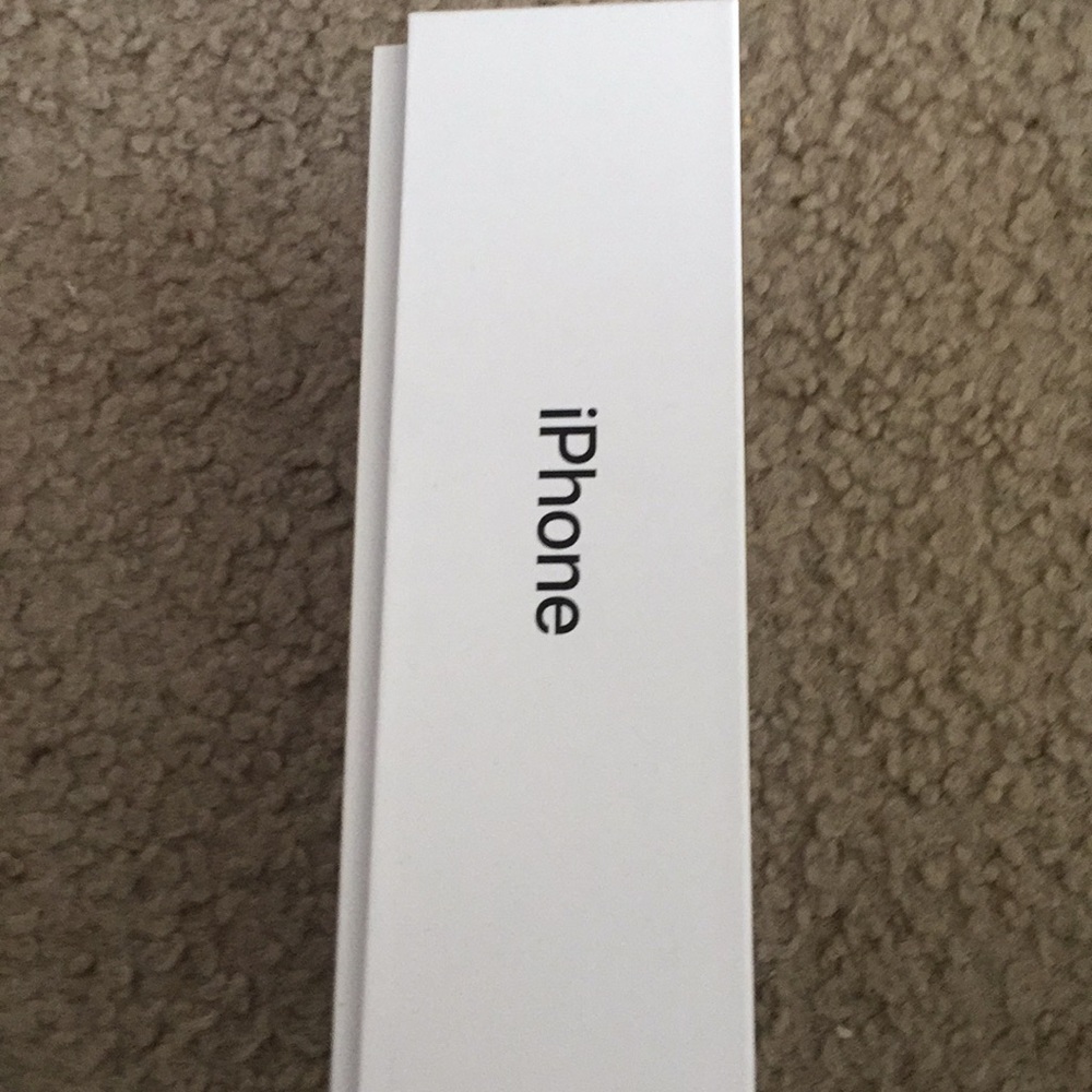 iPhone box - Picture 2 of 4
